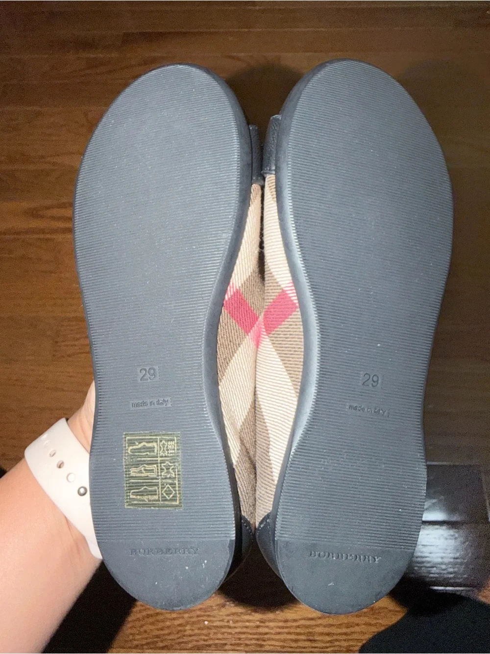 Burberry size EU 29 US 11.5 Beige Check Flats with Black Leather